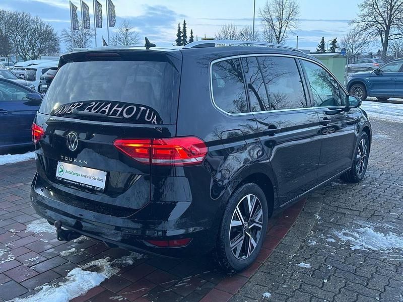 Gebraucht VW Touran Highline 150 PS (110 kW) 2022 Schwarz Van / Kleinbus