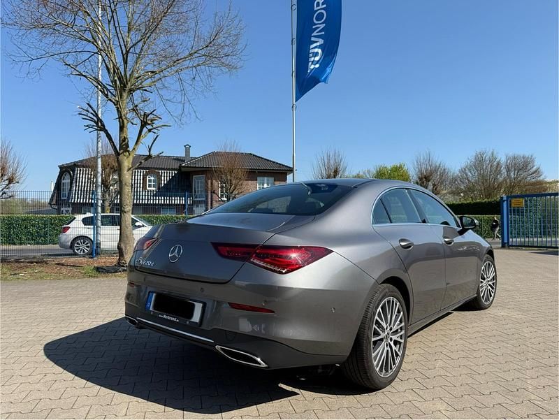 Gebraucht Mercedes CLA220 190 PS (139 kW) 2020 Grau Limousine