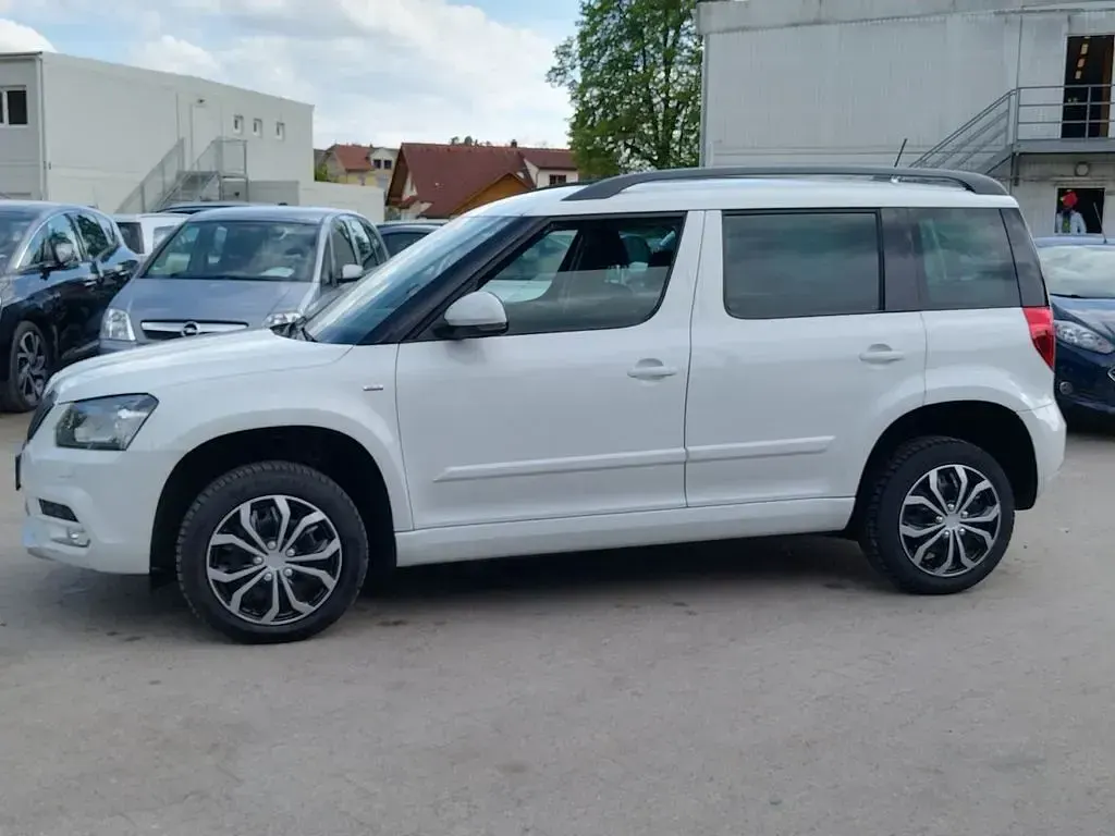 Gebraucht Skoda Yeti Drive 110 PS (80 kW) 2017 Weiß SUV