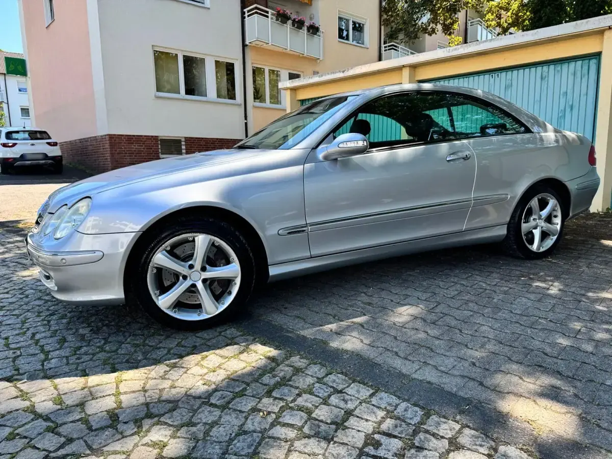 Gebraucht Mercedes CLK500 Elegance 306 PS (225 kW) 2005 Silber Coupé
