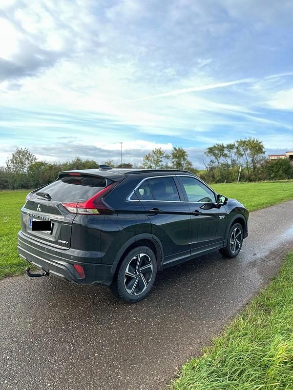 Gebraucht Mitsubishi Eclipse Cross Plus 188 PS (138 kW) 2022 Schwarz SUV