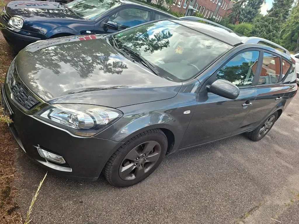 Gebraucht Kia Ceed 90 PS (66 kW) 2010 Grau Kleinwagen