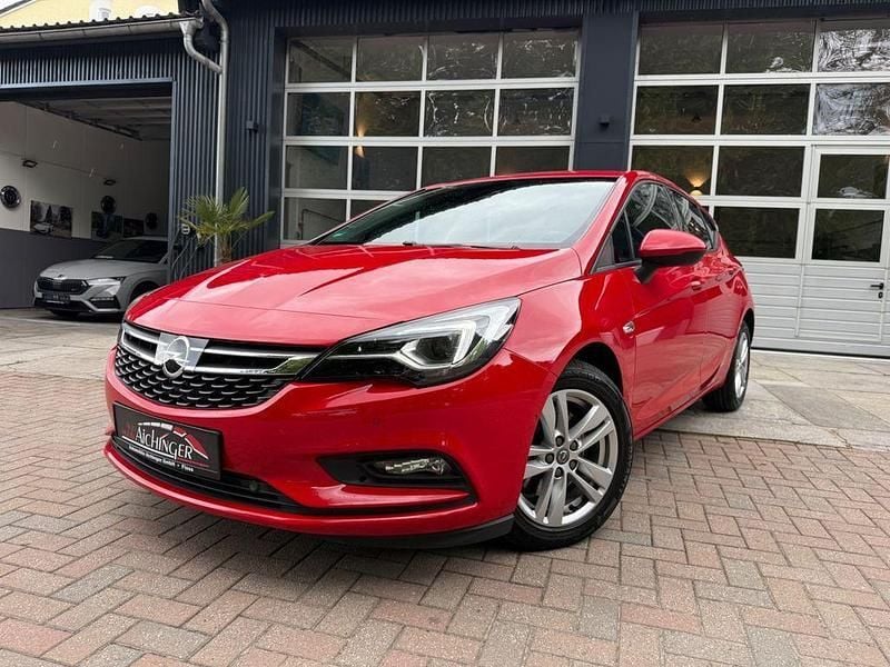 Rot Gebraucht 2017 Opel Astra Active Limousine | 10.590 € (Superpreis) - Bild 1/4