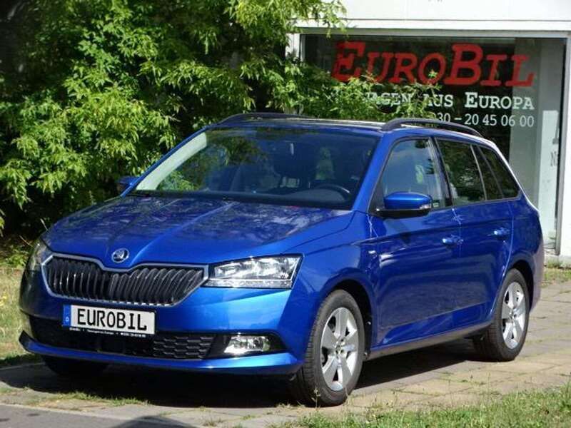 Race blue metallic (8... Gebraucht 2021 Skoda Fabia Drive Kombi | 16.398 € (Fairer Preis) - Bild 1/4