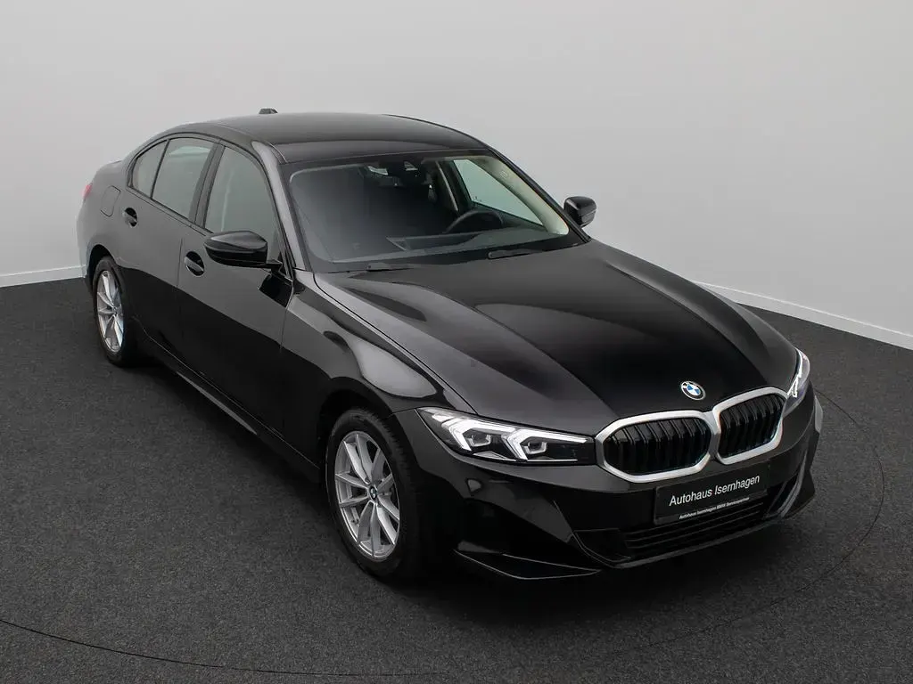 Gebraucht BMW 318 Sport Line 156 PS (114 kW) 2024 Schwarz Limousine