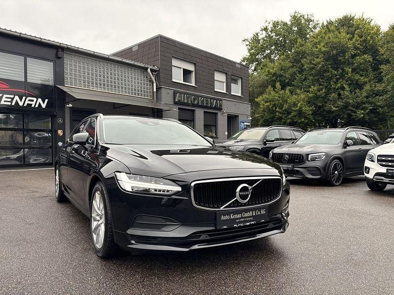 Onyx black (metallic) Gebraucht 2018 Volvo V90 Momentum Kombi | 24.790 € (Etwas zu teuer) - Bild 1/4