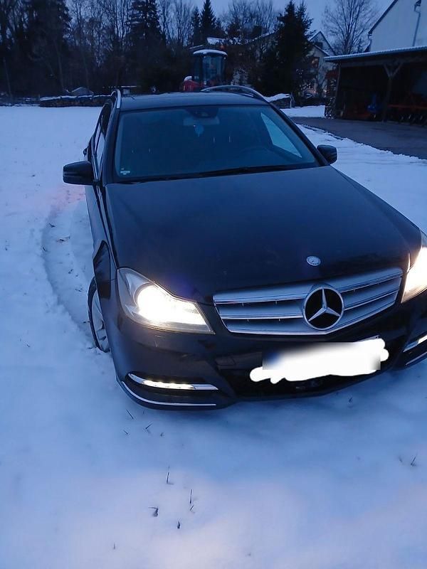 Gebraucht Mercedes C300 231 PS (169 kW) 2012 Schwarz Kombi