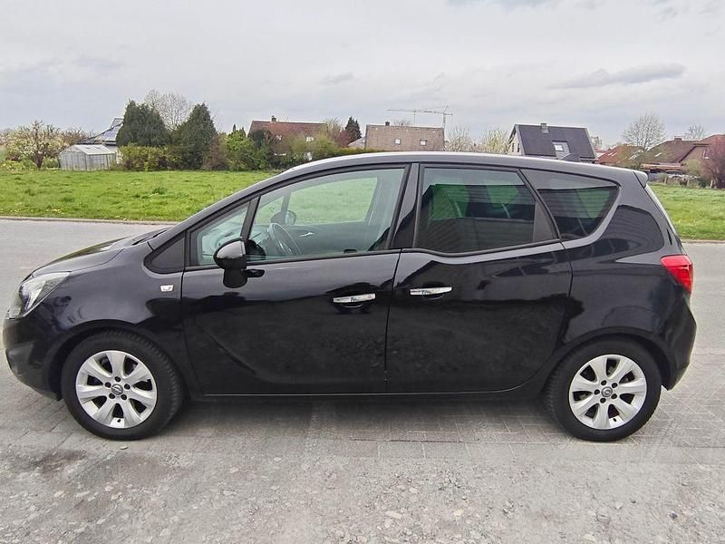 Gebraucht Opel Meriva Edition 101 PS (74 kW) 2011 Schwarz Van / Kleinbus