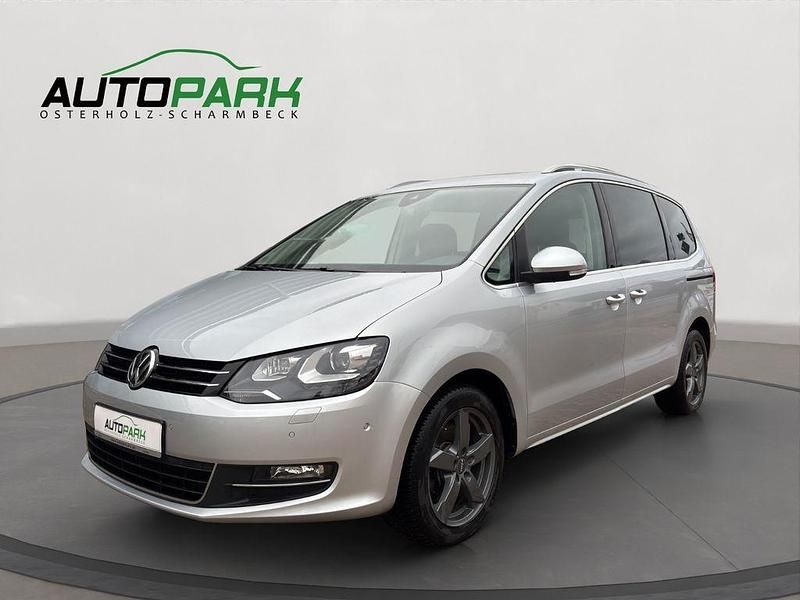 Silber Gebraucht 2017 VW Sharan Highline Van / Kleinbus | 22.950 € (Fairer Preis) - Bild 1/4