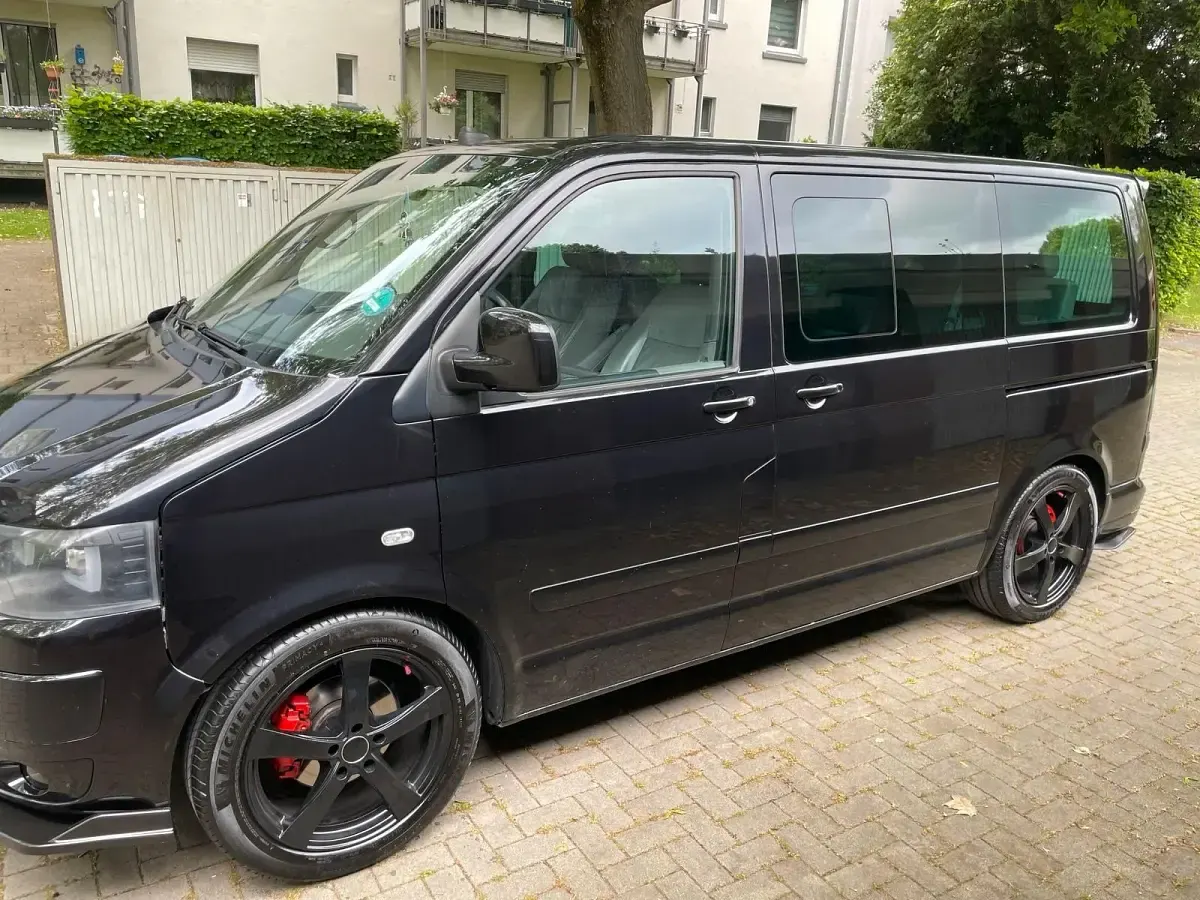 Gebraucht VW Multivan 174 PS (127 kW) 2004 Schwarz Van / Kleinbus
