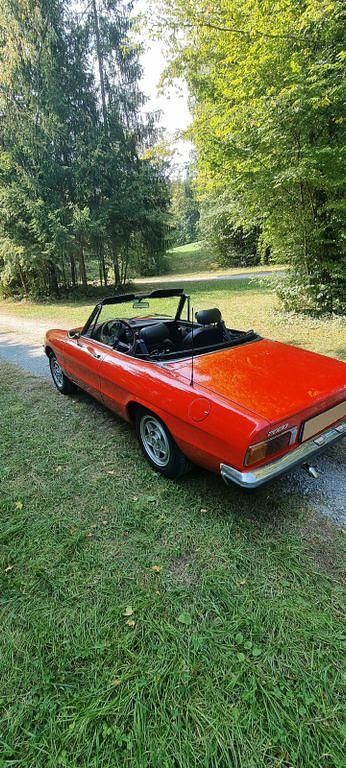 Gebraucht Alfa Romeo Spider 126 PS (92 kW) 1979 Rot Cabrio