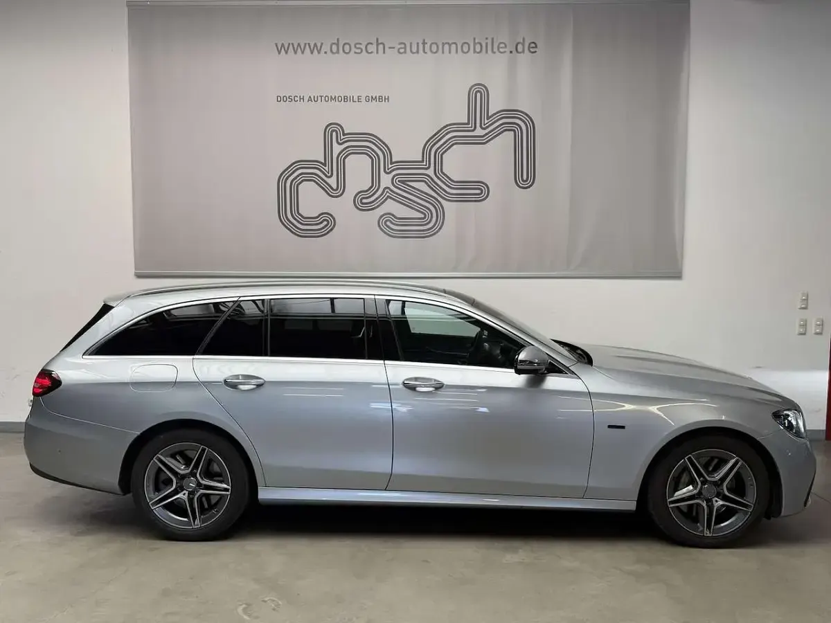 Gebraucht Mercedes E300 AMG 306 PS (225 kW) 2020 Hightech silber Kombi