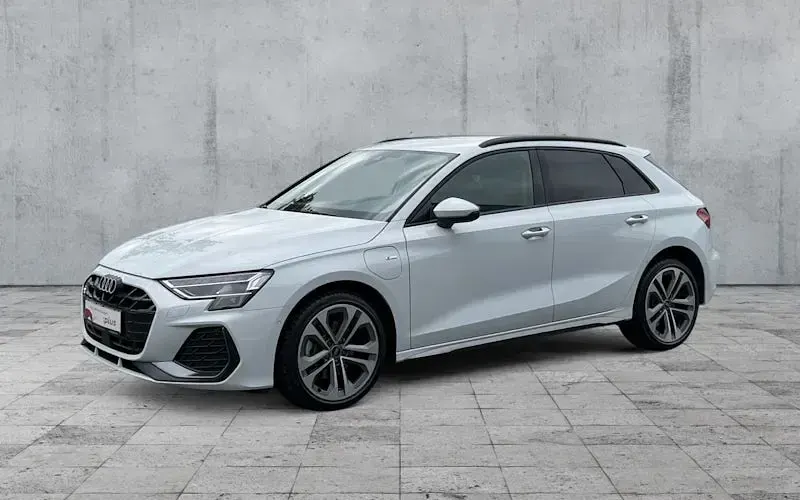 Gebraucht Audi A3 S-Line 204 PS (150 kW) 2025 Gletscherweiß metallic Limousine