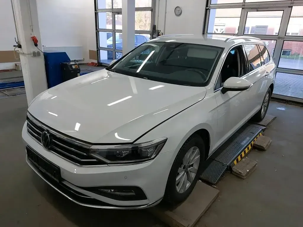 Brugt VW Passat Elegance 150 HK (110 kW) 2023 Hvid Stationcar