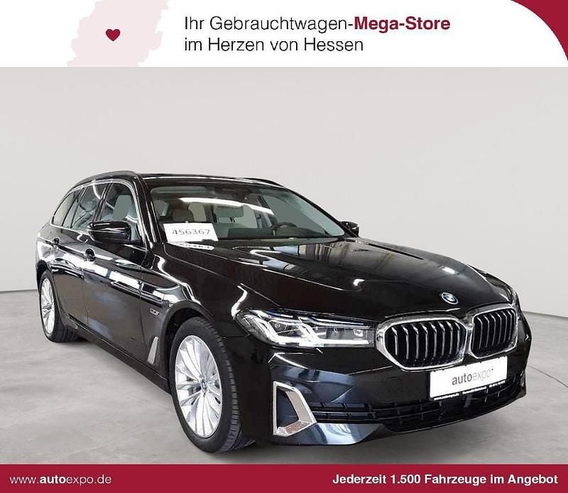Schwarz Gebraucht 2022 BMW 530e Luxury Line Kombi | 31.789 € (Superpreis) - Bild 1/4