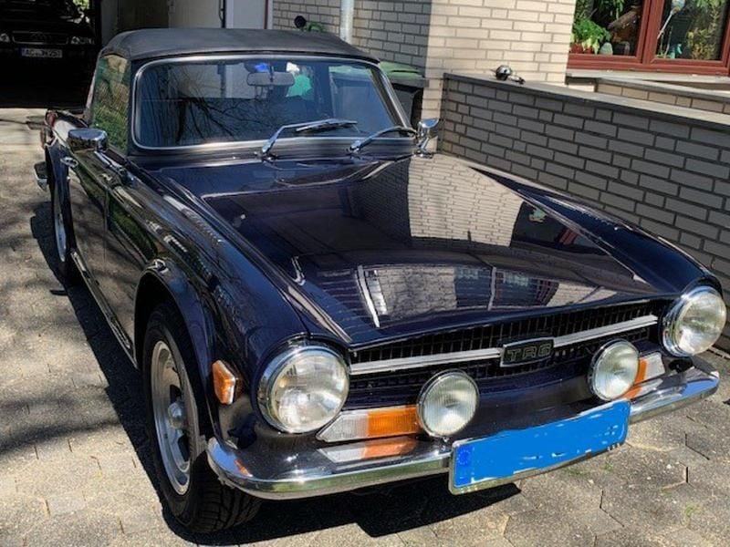 Blau Gebraucht 1970 Triumph TR6 Cabrio | 24.000 € - Bild 1/4