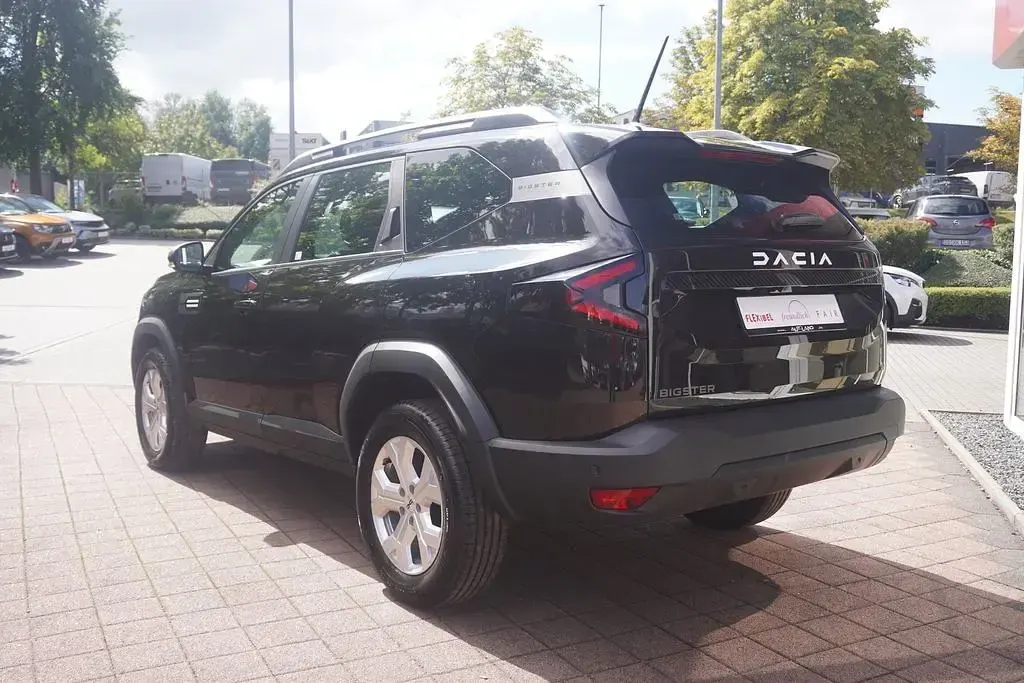 Neu Dacia Bigster Essentiel 140 PS (102 kW) 2026 Schwarz SUV