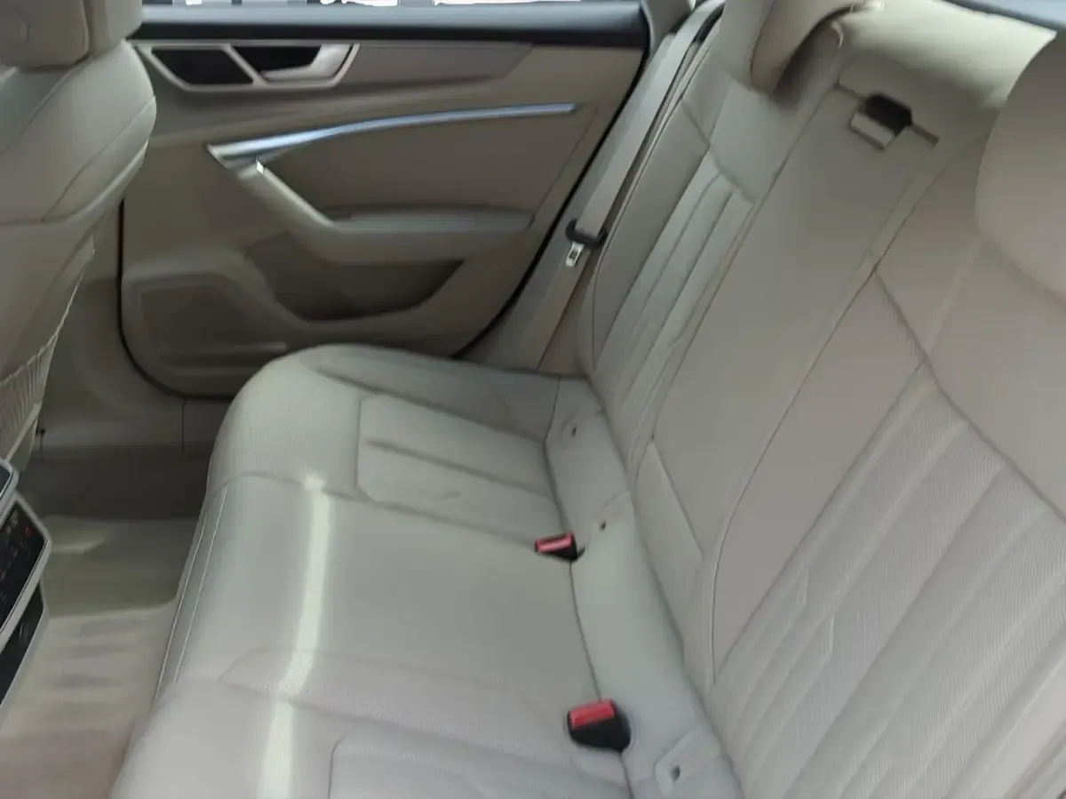 Gebraucht Audi A7 Sportback Ambiente 340 PS (250 kW) 2023 Mythosschwarz metallic Kleinwagen