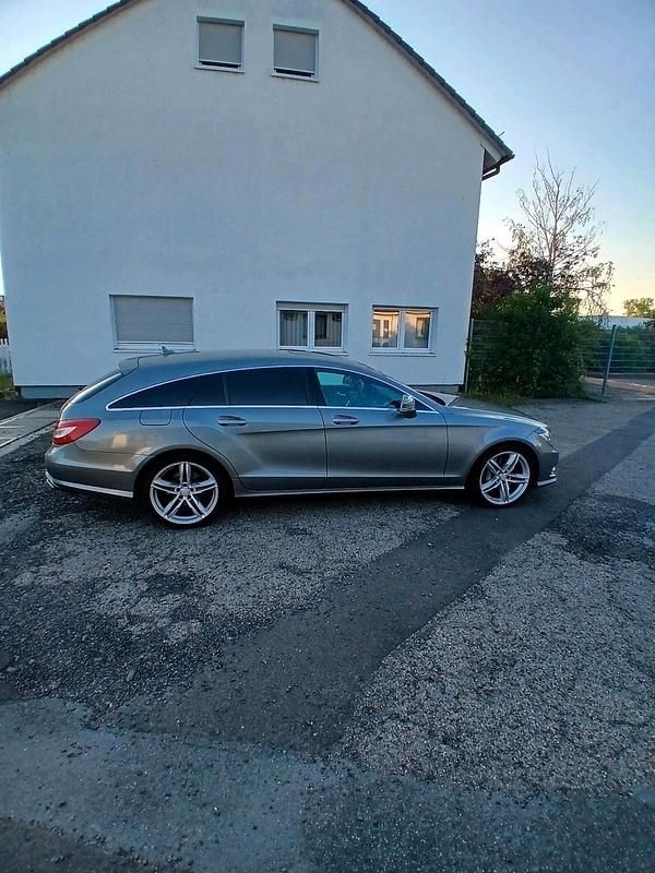 Gebraucht Mercedes CLS350 Sport 270 PS (198 kW) 2012 Grau Limousine