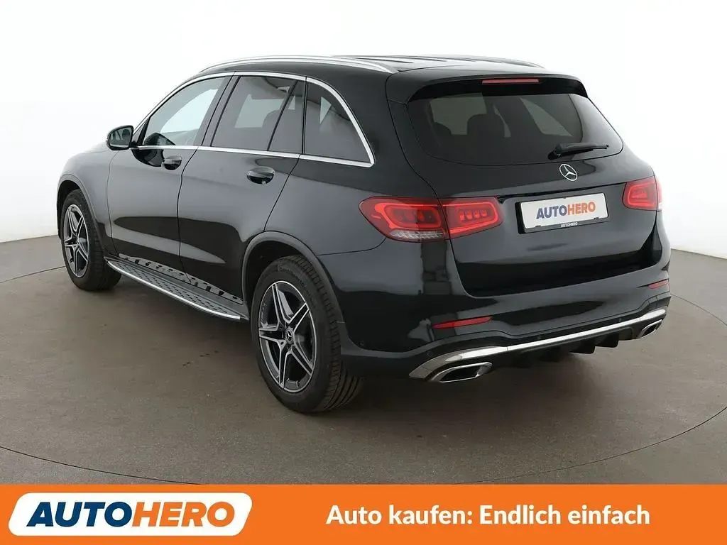 Gebraucht Mercedes GLC200 AMG line 211 PS (155 kW) 2021 Baltic black SUV
