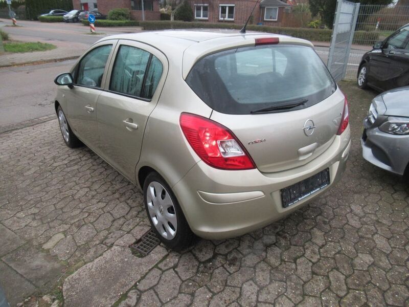 Gebraucht Opel Corsa Cosmo 80 PS (58 kW) 2008 Gold Limousine