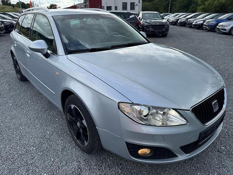 Silber Gebraucht 2010 Seat Exeo Style Limousine | 3.585 € (Guter Preis) - Bild 1/4