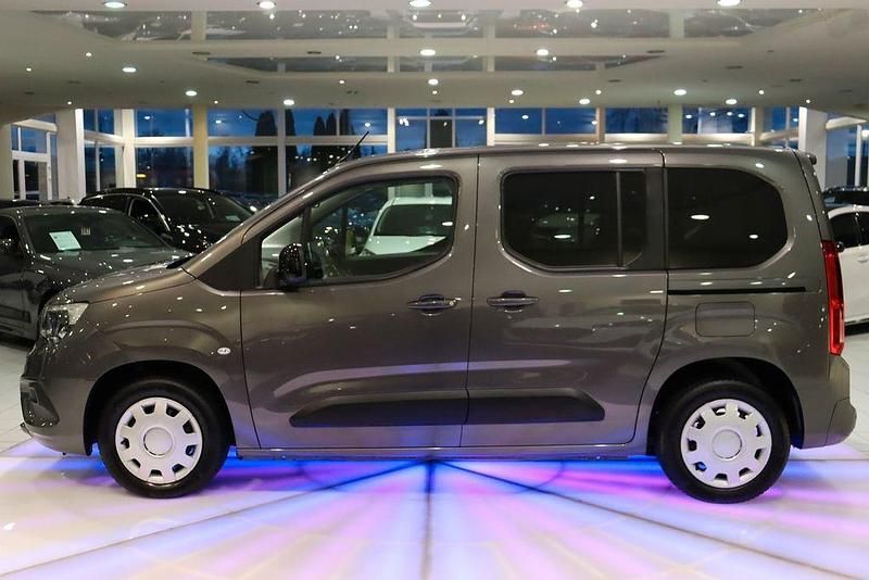 Gebraucht Opel Combo Life 131 PS (96 kW) 2022 Grau Van / Kleinbus