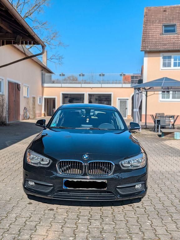 Gebraucht BMW 116 Advantage 109 PS (80 kW) 2015 Schwarz Kleinwagen