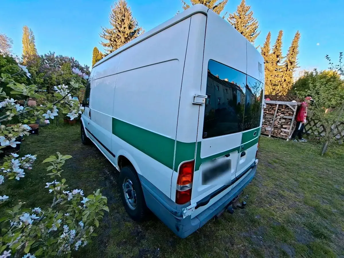 Usado Ford Transit 125 HP (91 kW) 2003 Branco Sedan