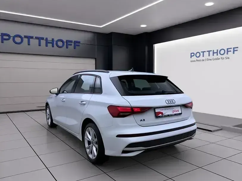 Gebraucht Audi A3 Ambiente 150 PS (110 kW) 2025 Gletscherweiß metallic Limousine