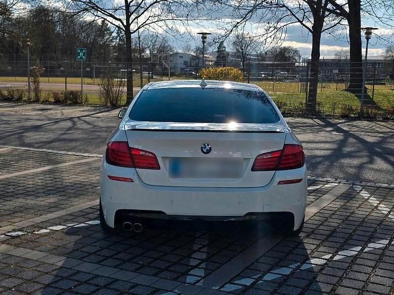 Gebraucht BMW 520 184 PS (135 kW) 2012 Weiß Limousine