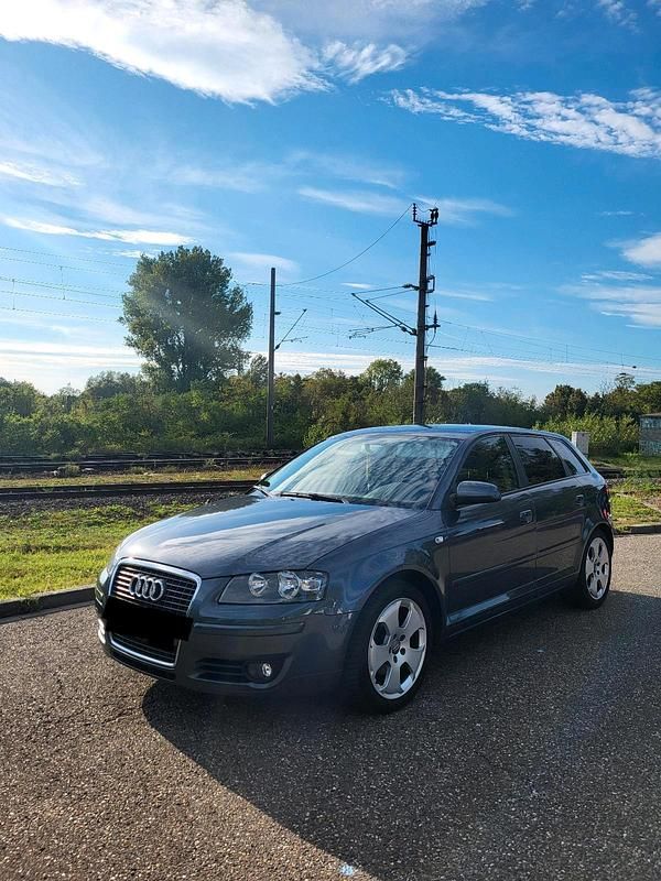 Grau Gebraucht 2007 Audi A3 Ambiente Limousine | 4.999 € (Etwas zu teuer) - Bild 1/4