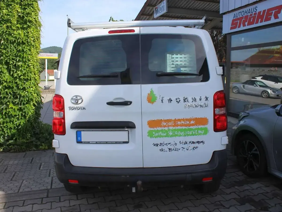 Gebraucht Toyota Proace 144 PS (105 kW) 2022 Weiß Van / Kleinbus
