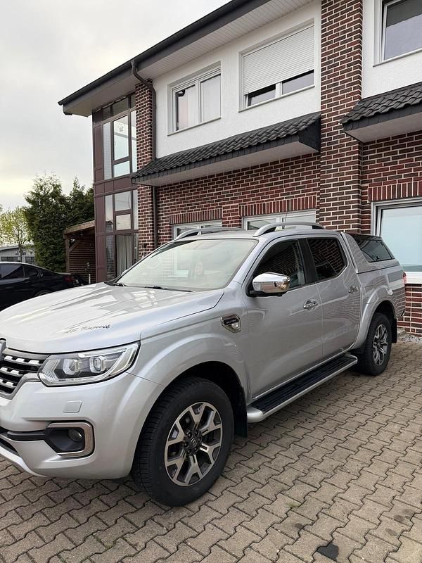 Second-hand Renault Alaskan 190 CP (139 kW) 2017 Argintiu Pickup