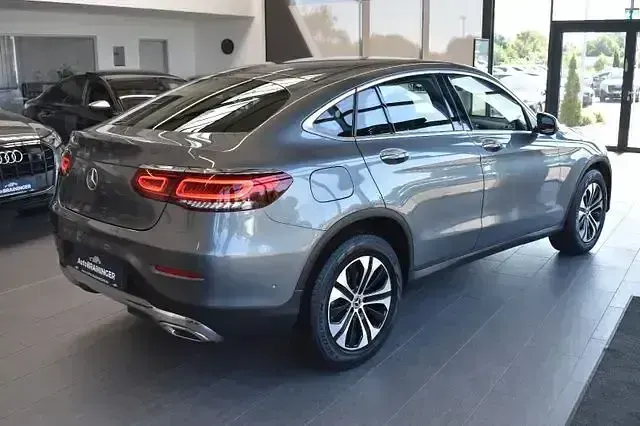 Gebraucht Mercedes GLC220 194 PS (142 kW) 2022 Selenitgrau SUV