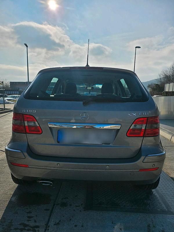 Gebraucht Mercedes B180 109 PS (80 kW) 2005 Gold Van / Kleinbus