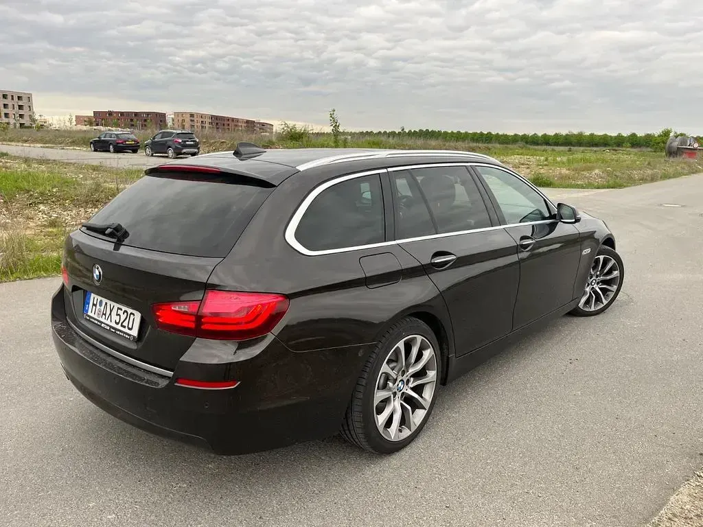 Gebraucht BMW 520 184 PS (135 kW) 2014 Grau Kombi