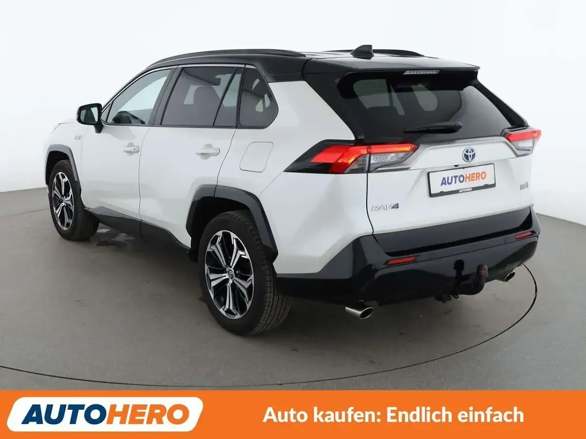Gebraucht Toyota RAV4 Hybrid 185 PS (136 kW) 2021 Weiß SUV