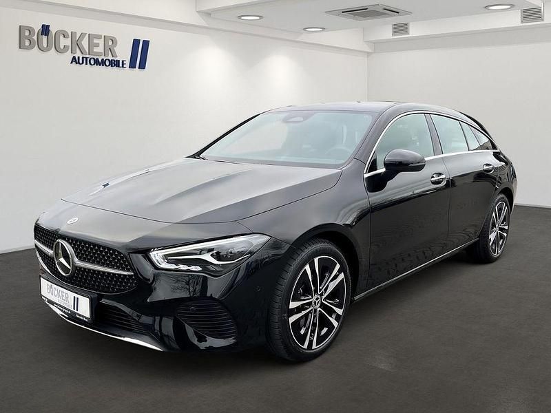 Gebraucht Mercedes CLA200 Shooting Brake Advanced 163 PS (119 kW) 2024 Black metallic Kombi