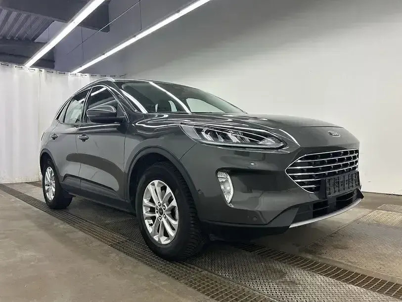 Gebraucht Ford Kuga Titanium 190 PS (139 kW) 2022 Grau SUV