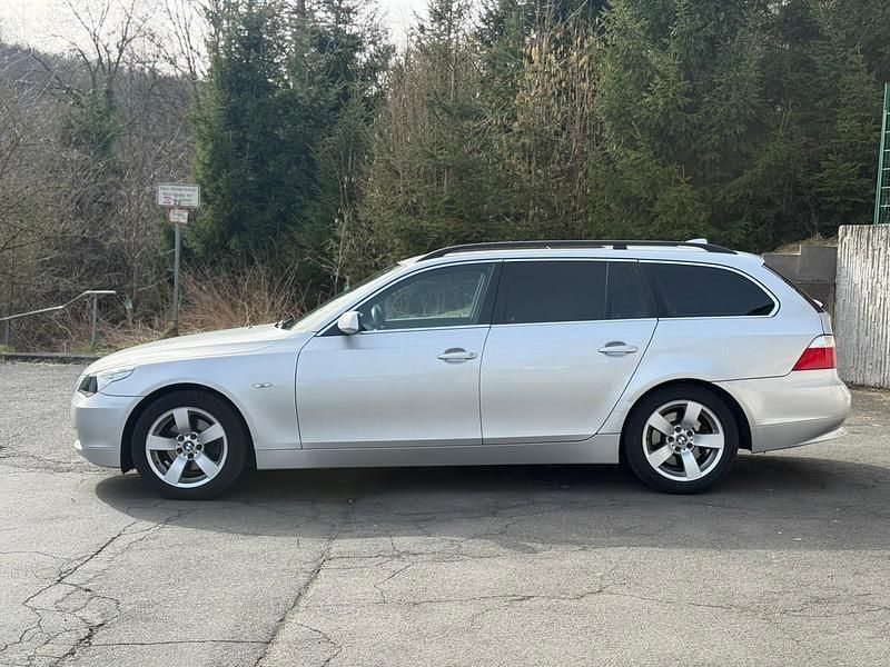 Gebraucht BMW 525 192 PS (141 kW) 2004 Silber Kombi