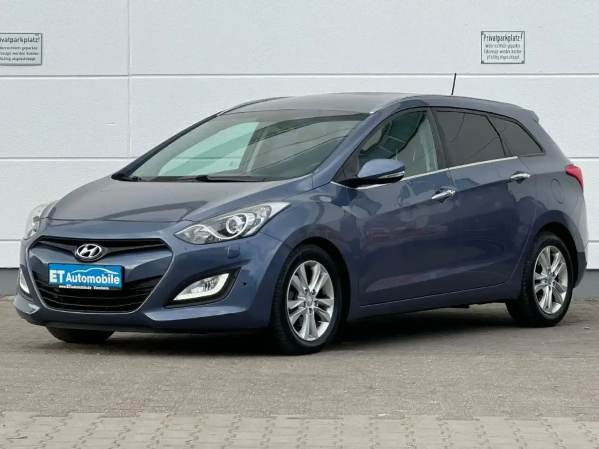 Gebraucht Hyundai i30 128 PS (94 kW) 2012 Blau Limousine