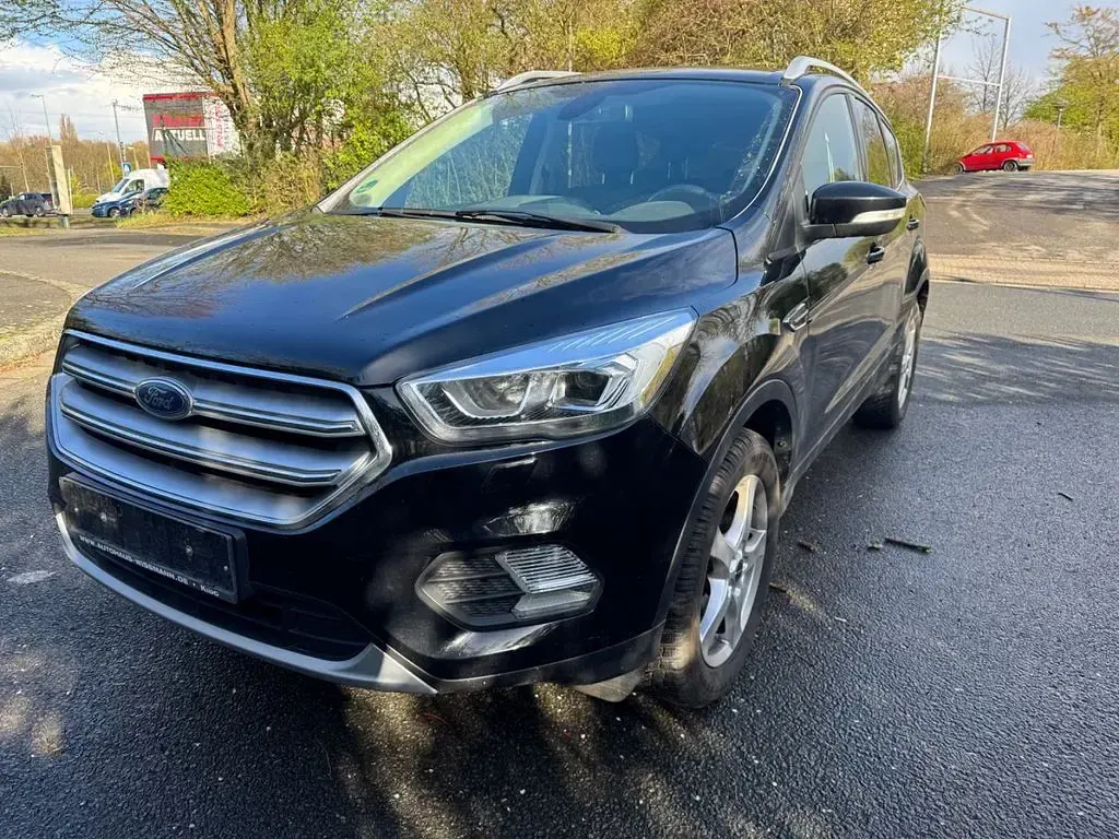 Usata Ford Kuga 150 CV (110 kW) 2017 Nero SUV