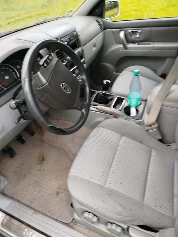 Silber Gebraucht 2009 Kia Sorento SUV | 2.800 € (Fairer Preis) - Bild 1/4