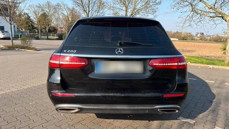 Gebraucht Mercedes E200 Avantgarde 184 PS (135 kW) 2017 Schwarz Kombi