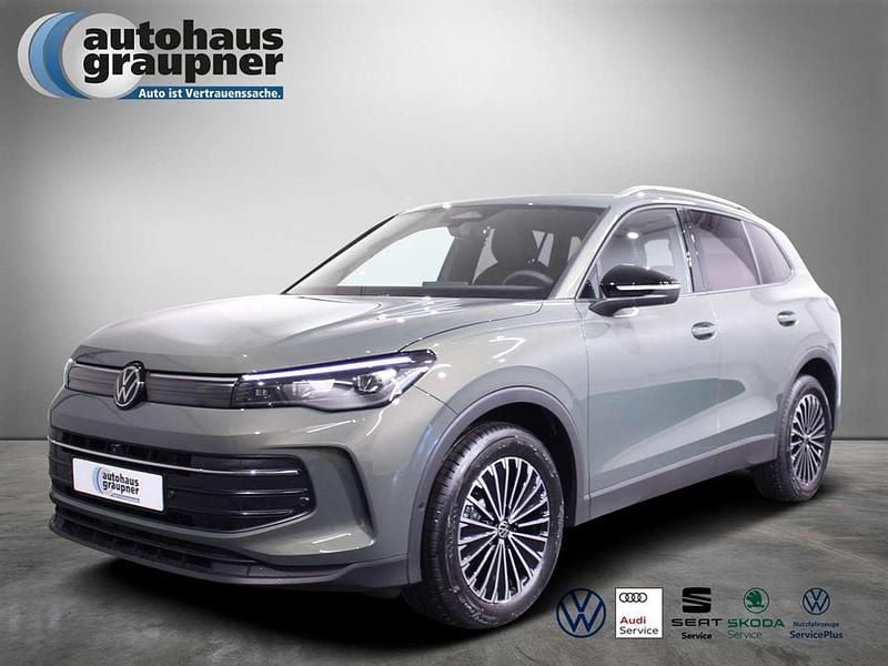 Grün / cipressino grün Gebraucht 2025 VW Tiguan Goal SUV | 42.321 € (Superpreis) - Bild 1/4