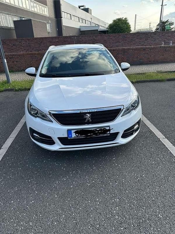 Gebraucht Peugeot 308 SW Active 131 PS (96 kW) 2018 Weiß Kombi
