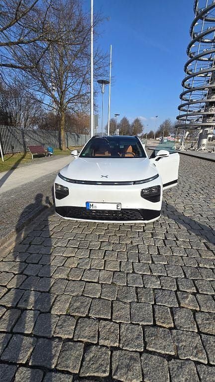 Gebraucht XPENG G9 258 kW (351 PS) 2025 Weiß SUV