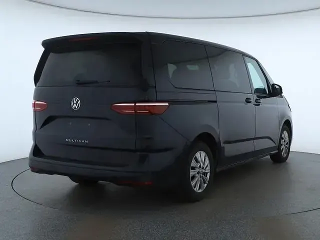 Gebraucht VW Multivan 204 PS (150 kW) 2024 Schwarzkeine angabe Van / Kleinbus