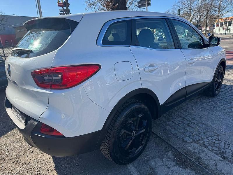 Gebraucht Renault Kadjar Life 131 PS (96 kW) 2016 Weiß SUV